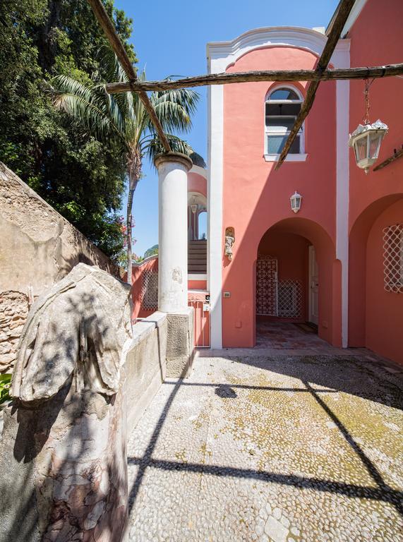Capri Villa Bismarck Номер фото